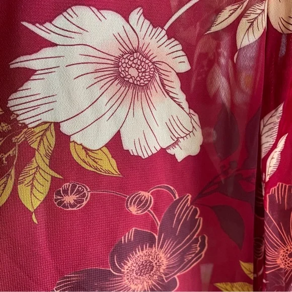 Avenue Studio floral top with matching cami - Picture 2 of 7